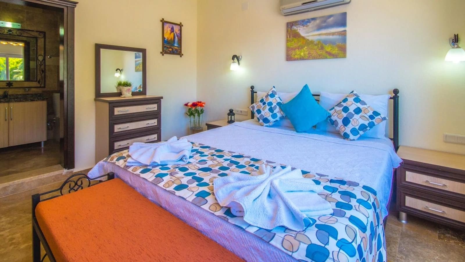 Schlafzimmer 1