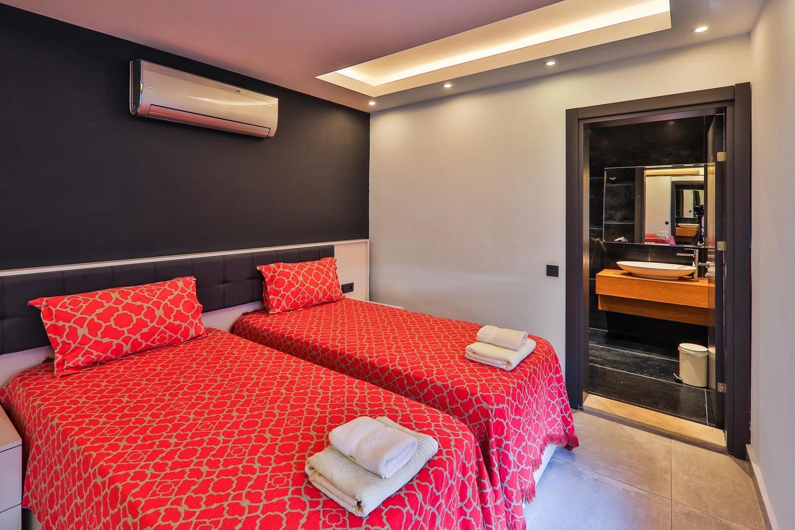 Schlafzimmer 2