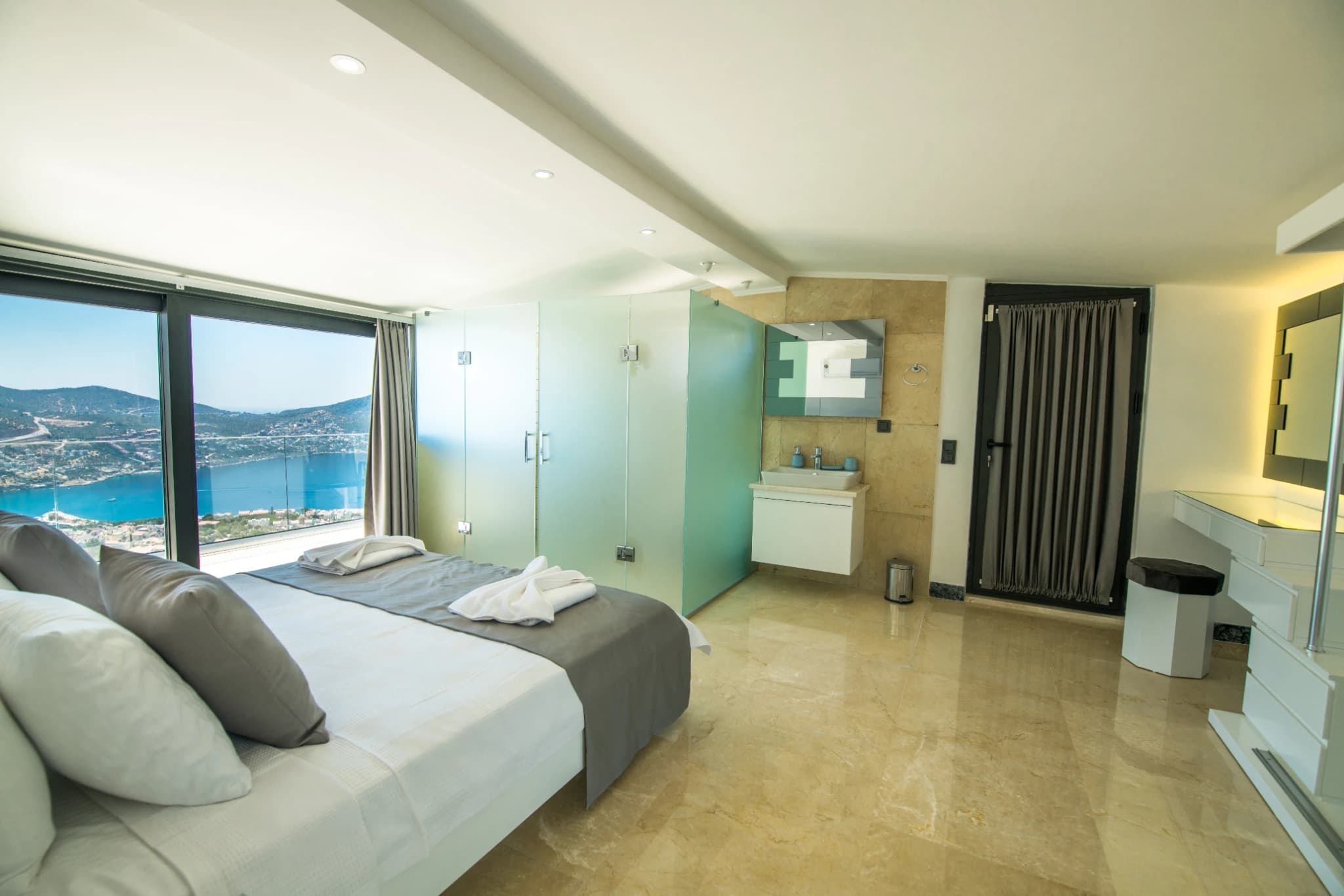 Schlafzimmer 2