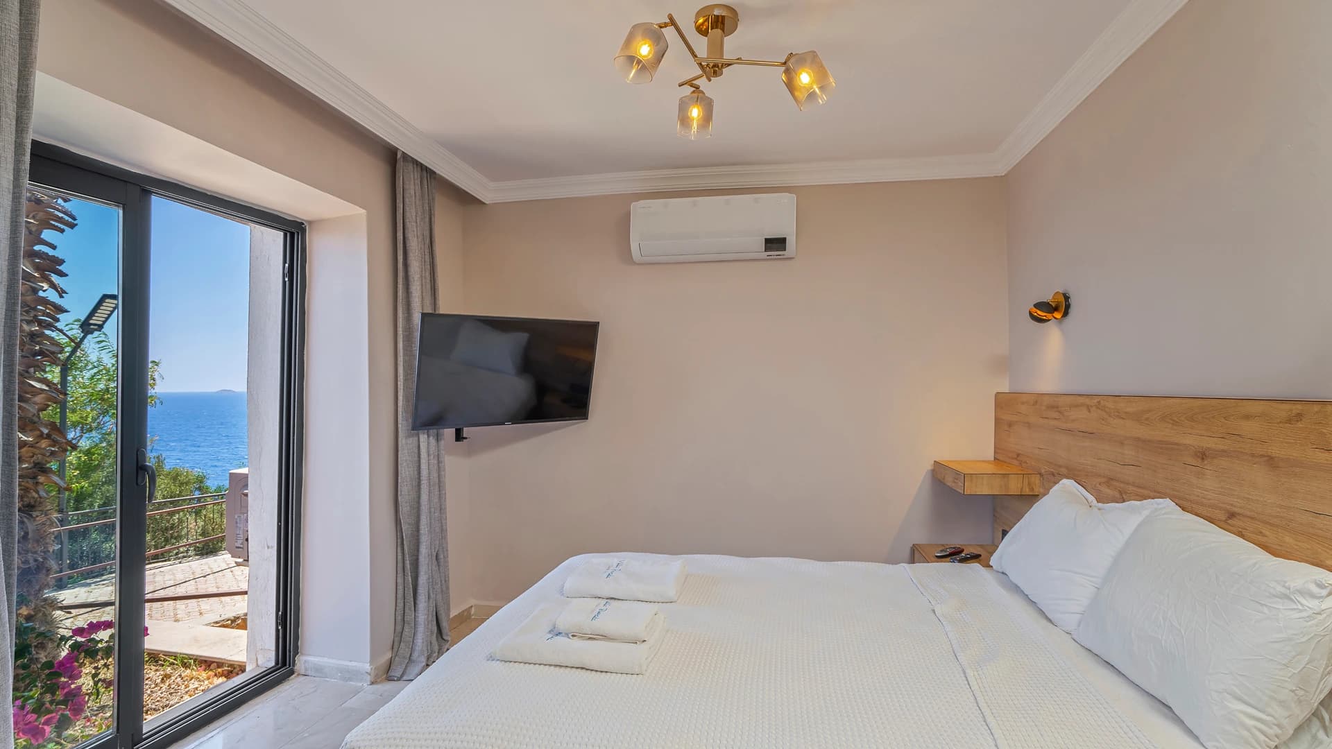 Schlafzimmer 1