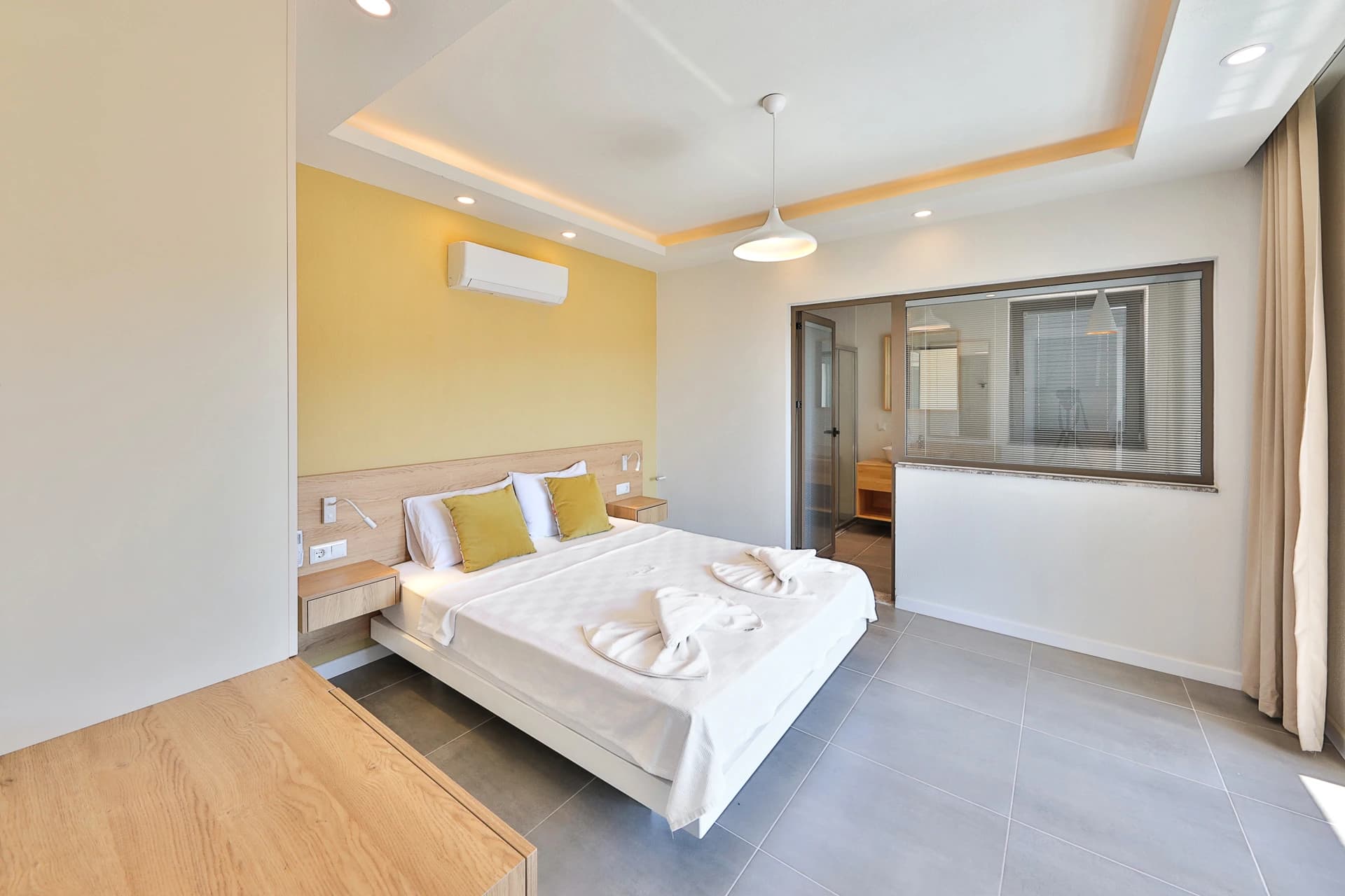 Schlafzimmer 1