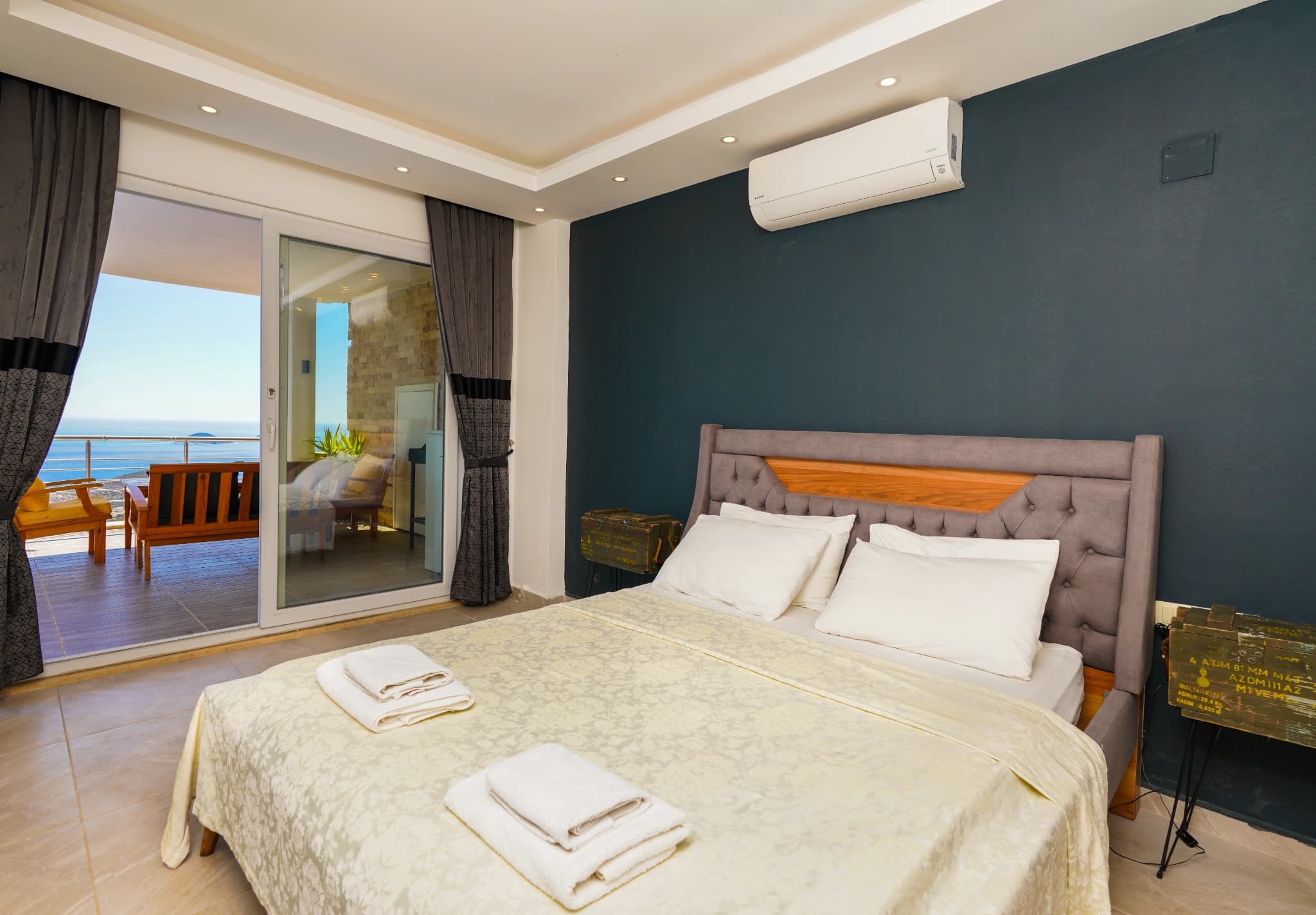 Schlafzimmer 1