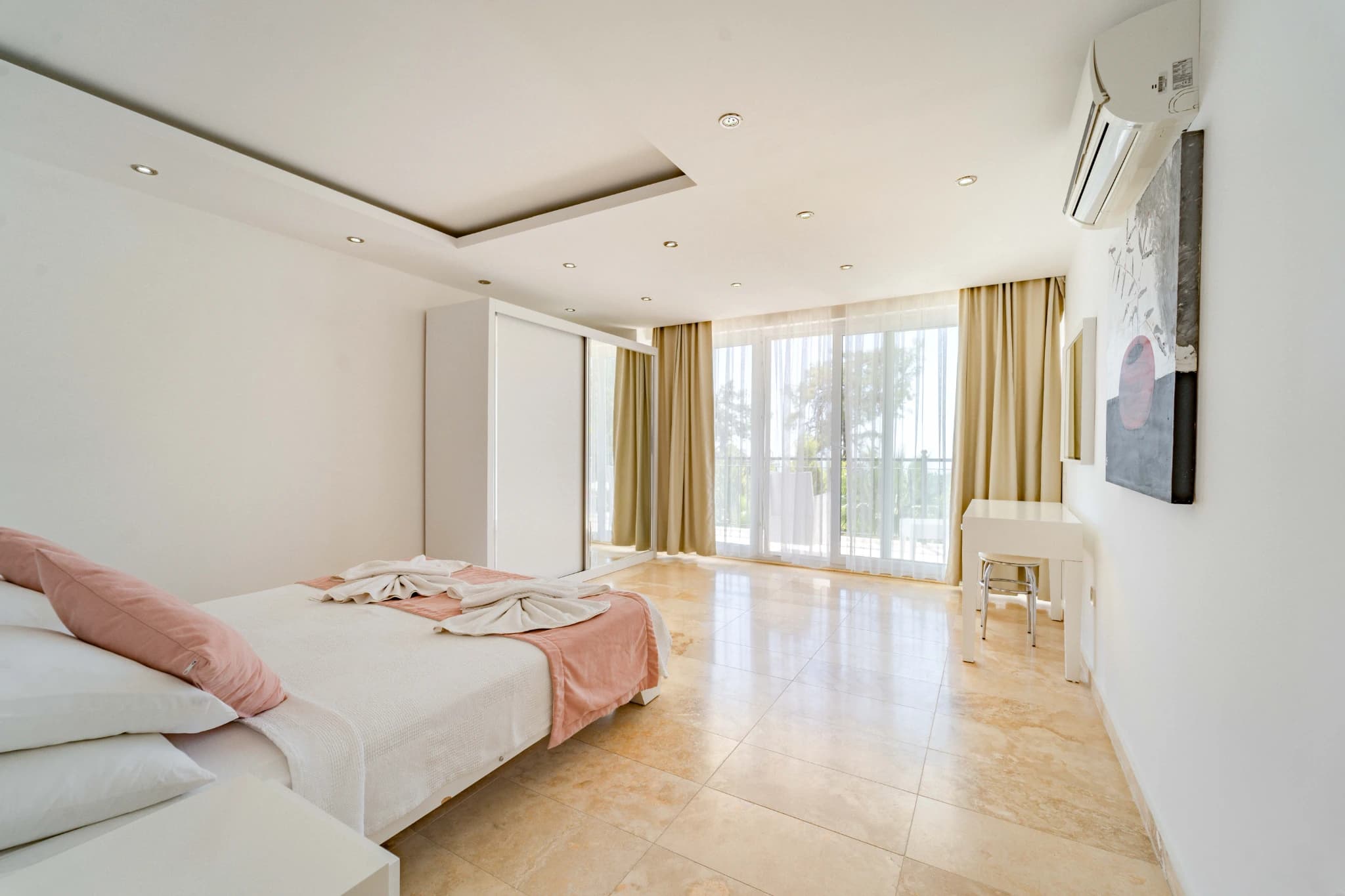 Schlafzimmer 1