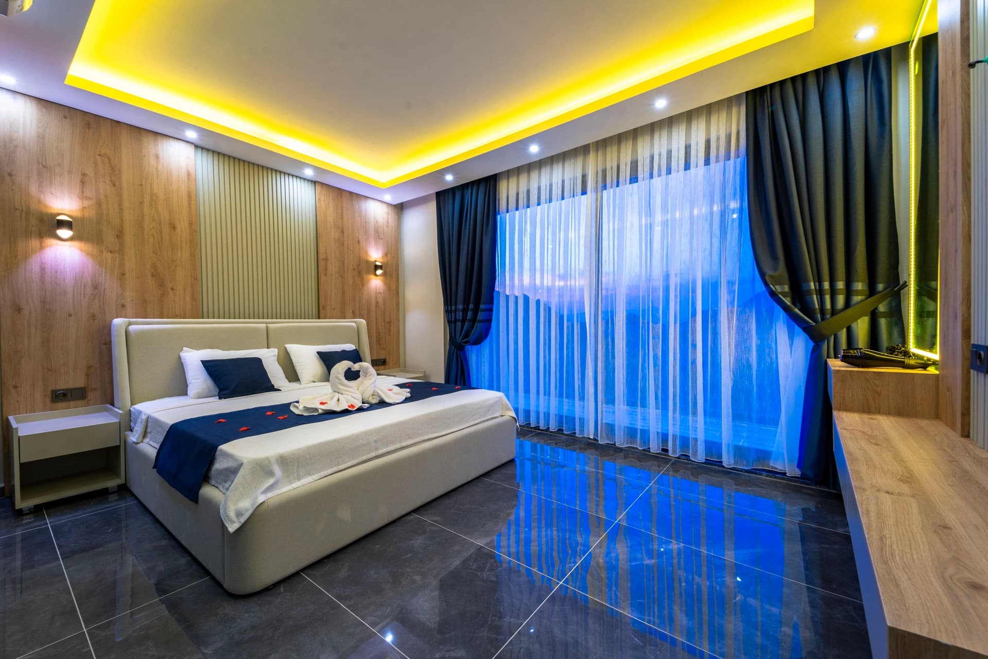 Schlafzimmer 1