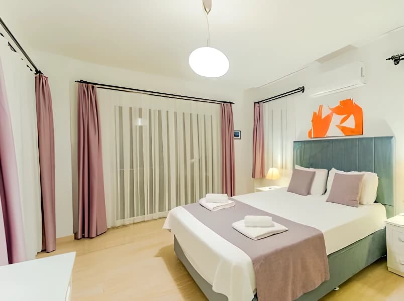 Schlafzimmer 1