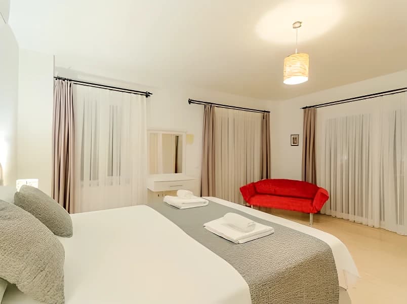 Schlafzimmer 2