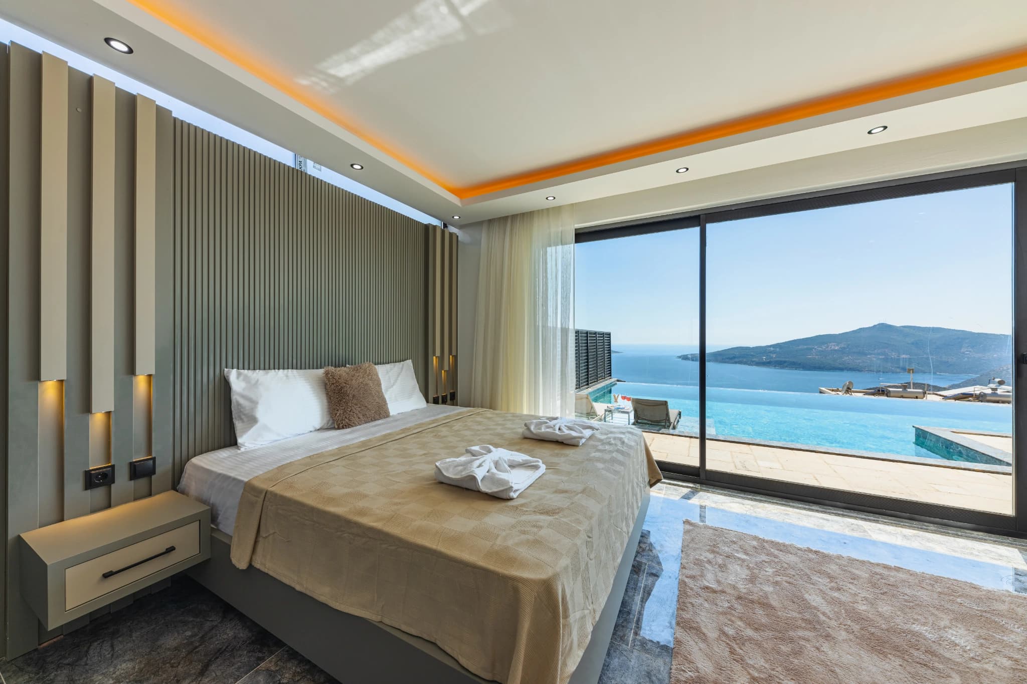 Schlafzimmer 1