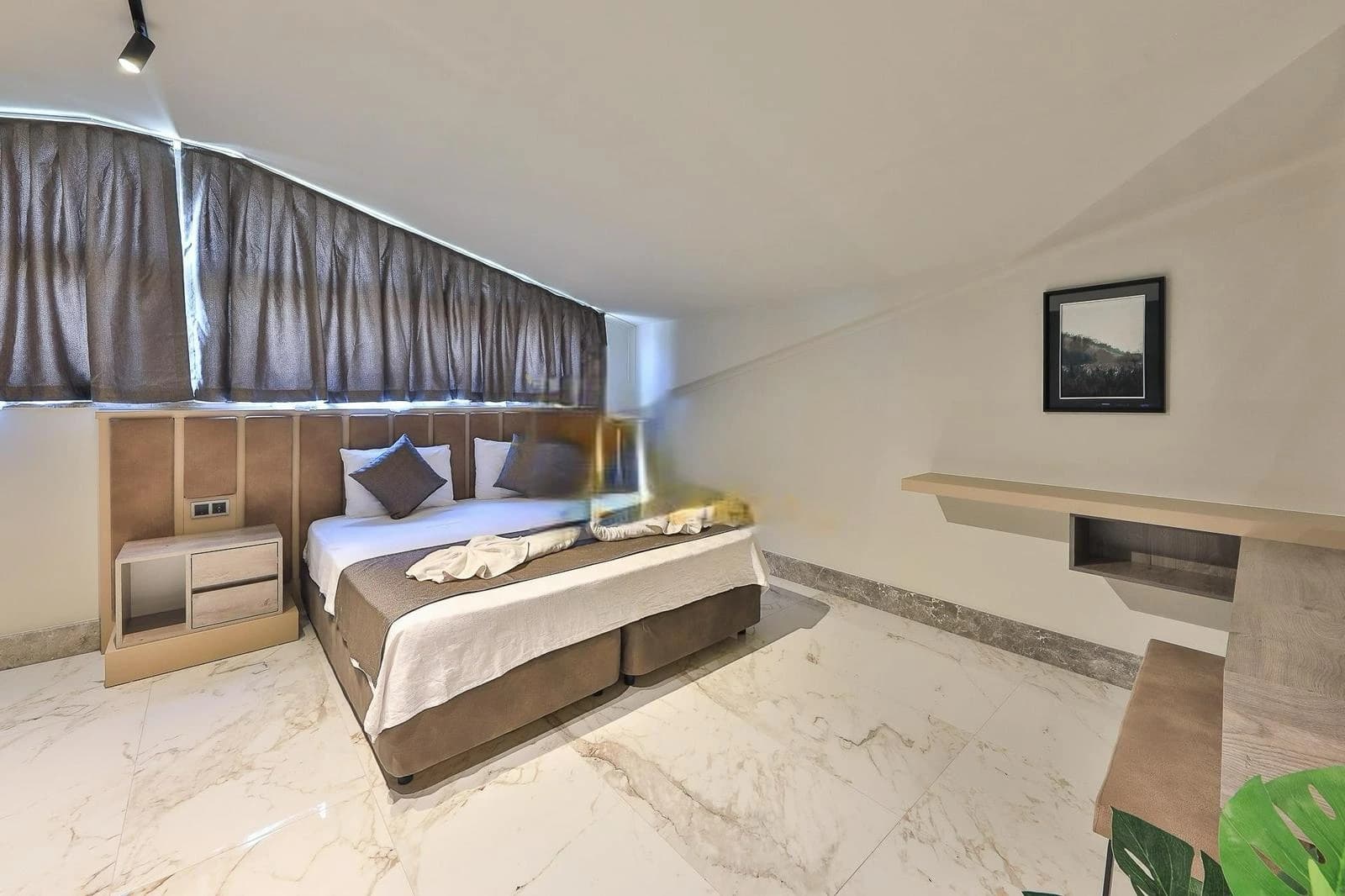 Schlafzimmer 1
