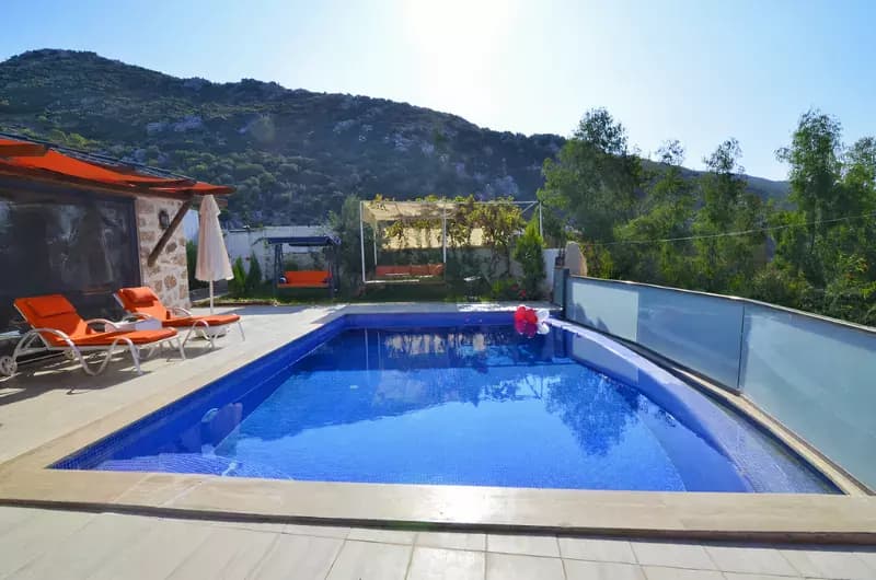 Günstige Flitterwochen-Villa - Geschützter Pool mit Whirlpool in Islamlar image 4 of 36
