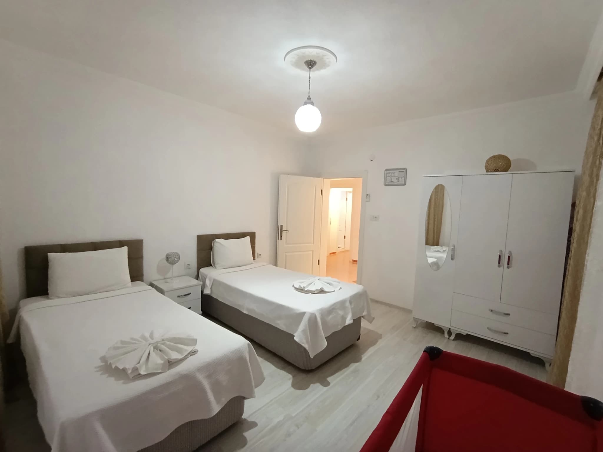 Schlafzimmer 2