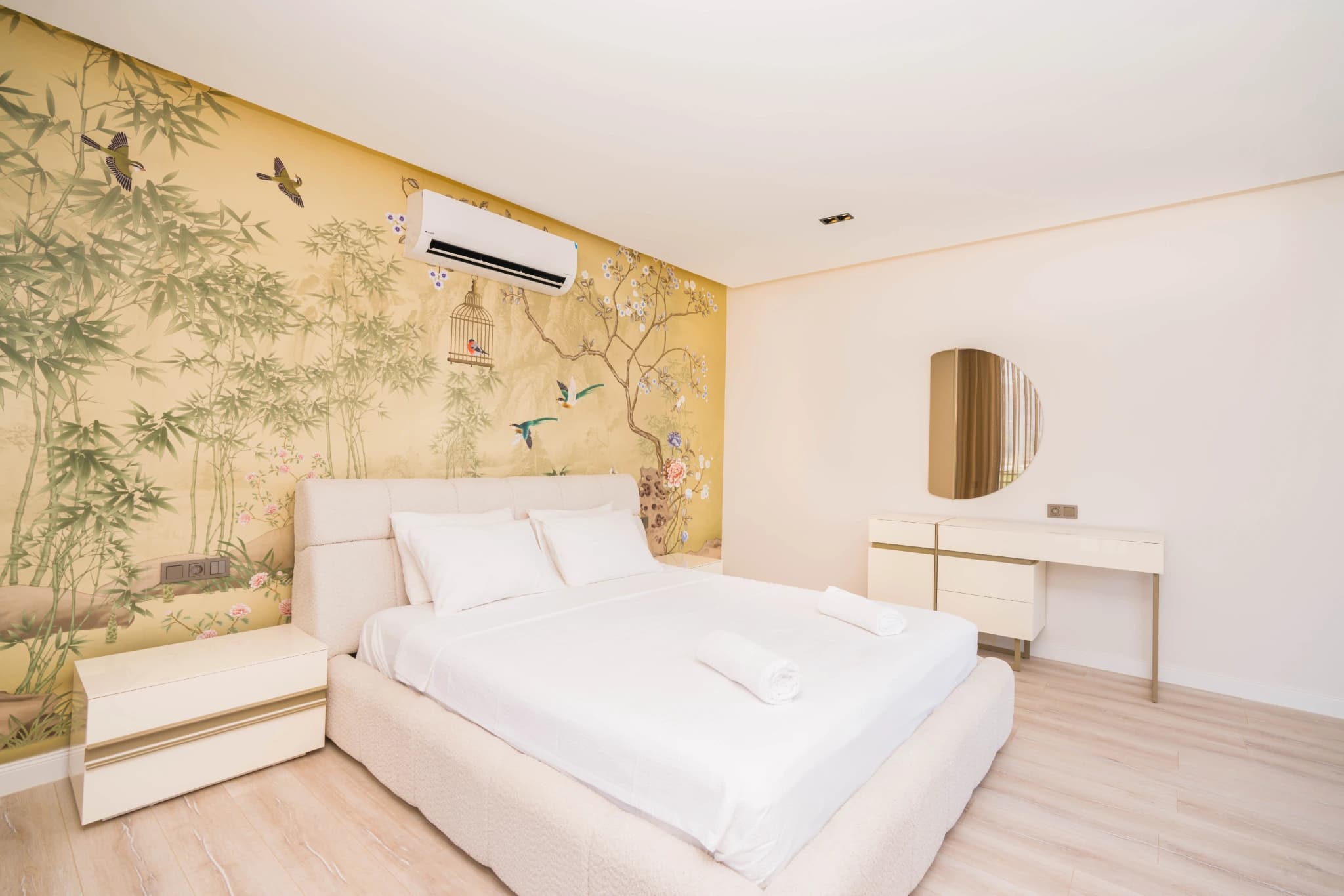 Schlafzimmer 1