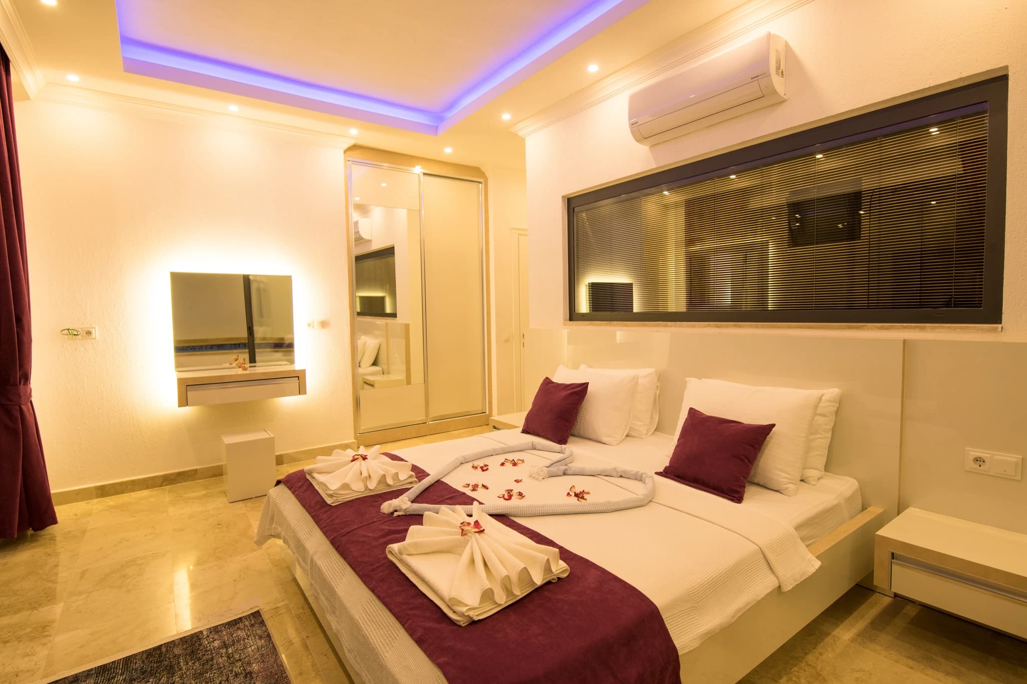 Schlafzimmer 1