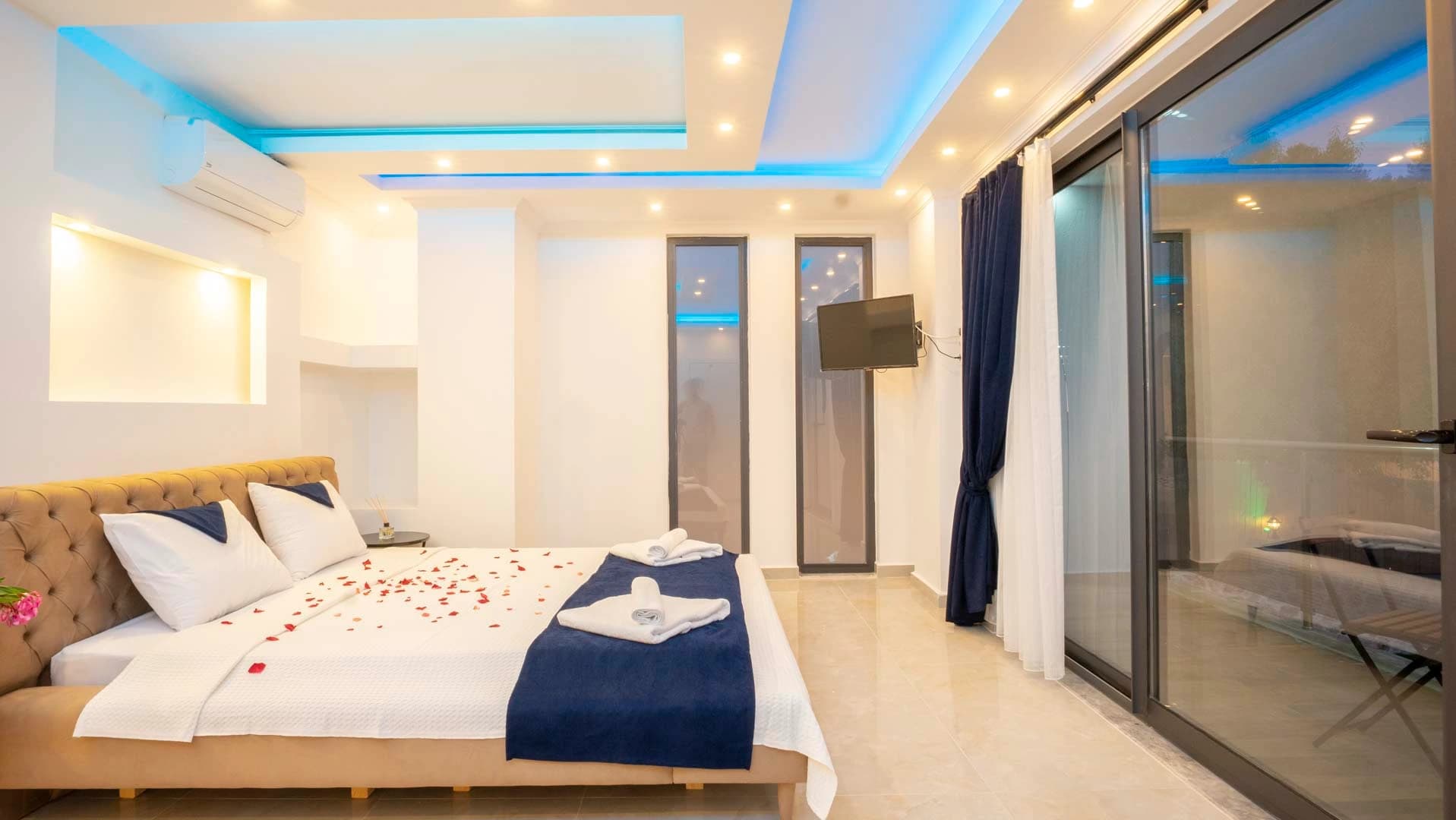 Schlafzimmer 1