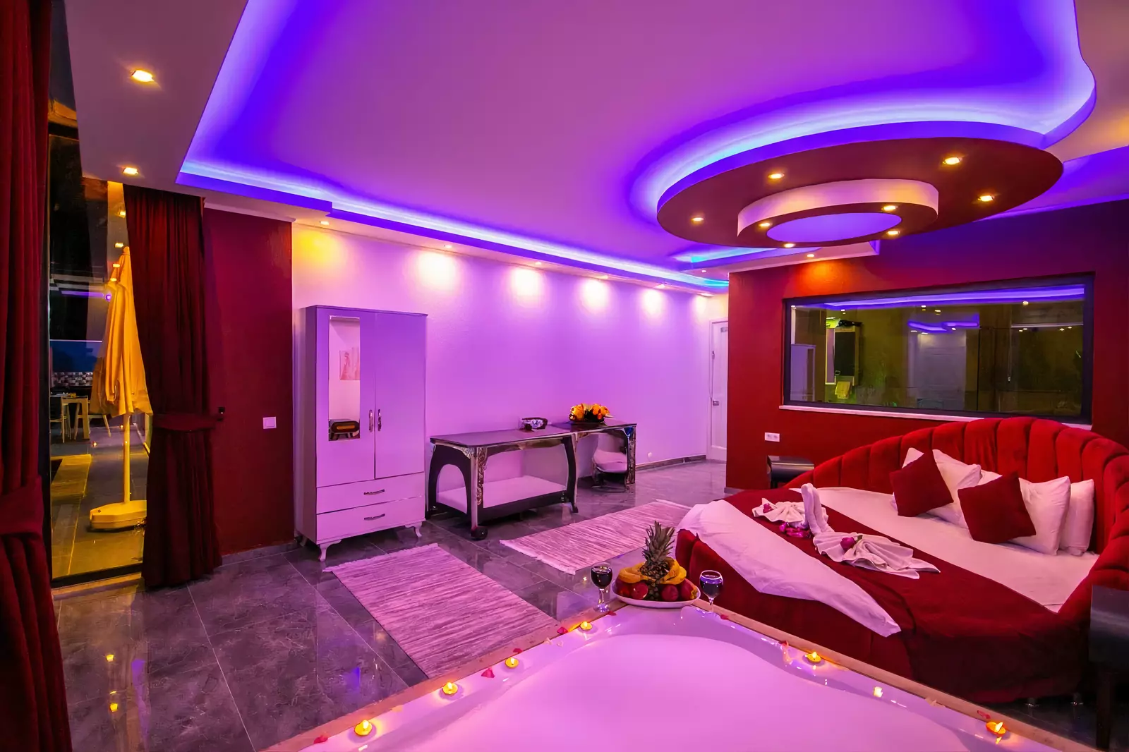 Schlafzimmer 1